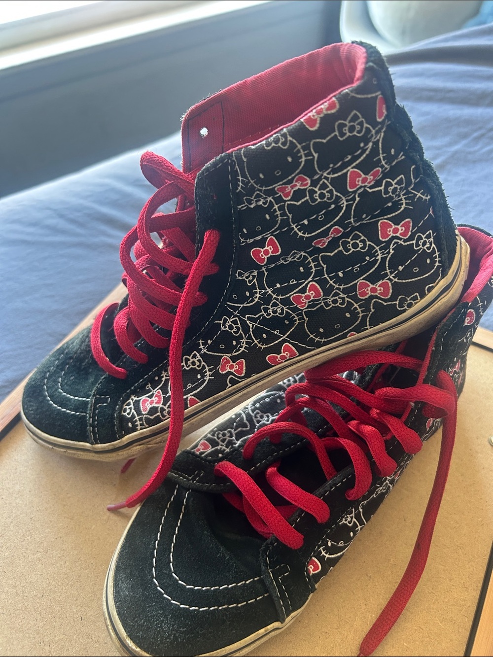 Vans Hello Kitty Black High-Top Sneakers with Red Laces size men 6, women 7.5